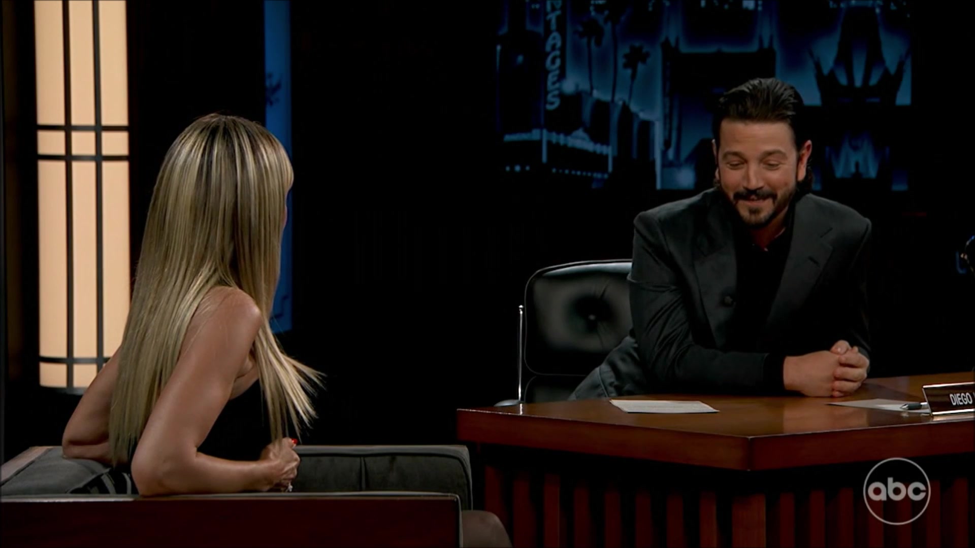 Heidi Klum VERY BUSTY and Pantyhose Legs 000027